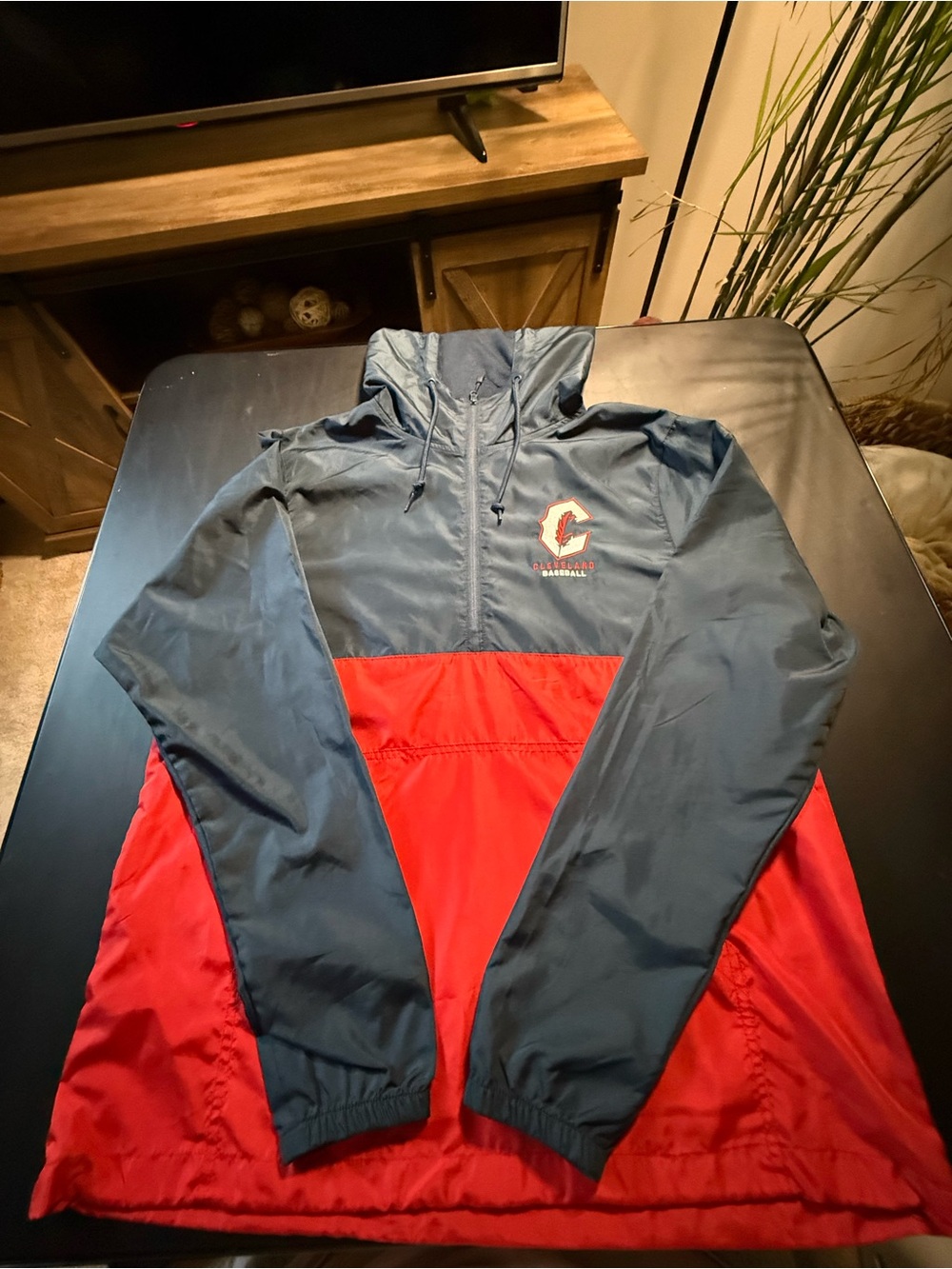 Independent Trading Cleveland Baseball Hooded Windbreaker Jacket Men’s Medium